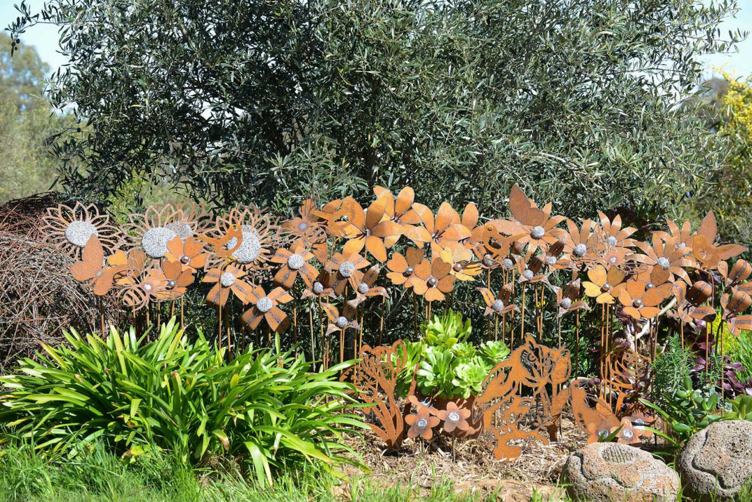 garden-decorations-metal-flowers